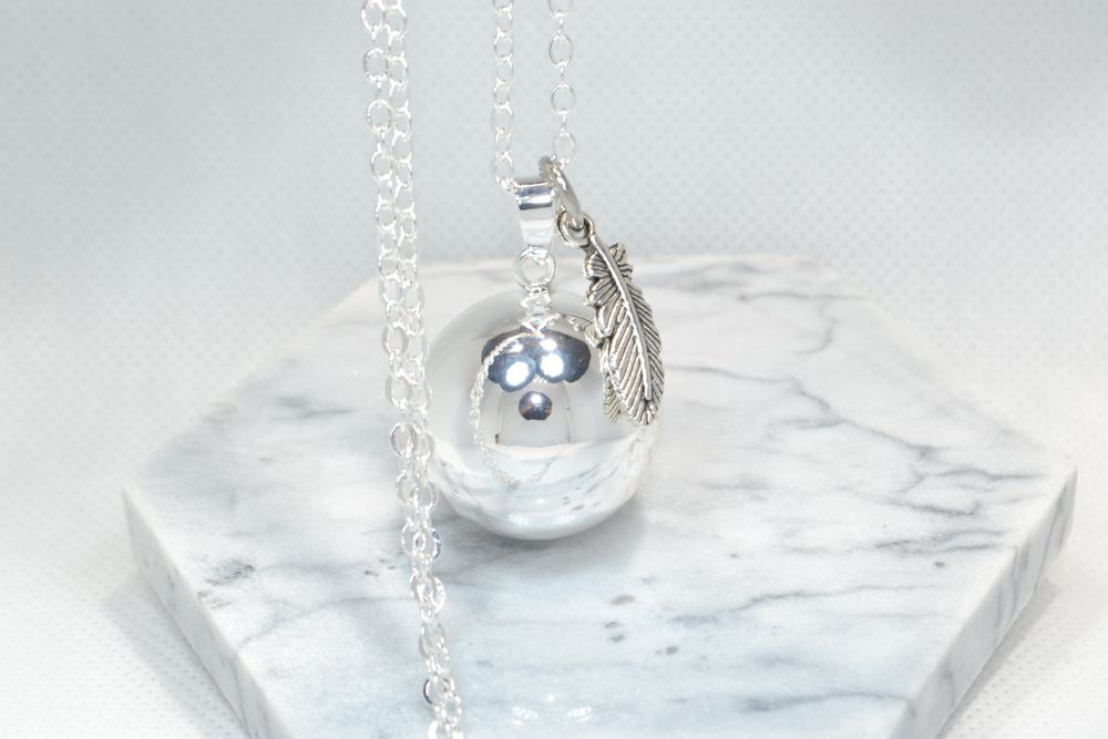 Bijoux - Bola de grossesse argent lisse - GIULINA (Chaine semi-perlée/cristal noir) - IRRÉVERSIBLE