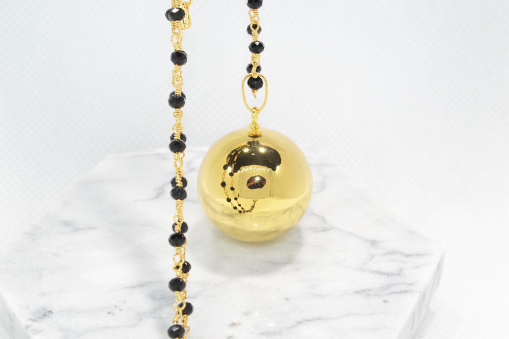 Bijoux - Bola de grossesse or lisse - CHARLOTTE (Chaine perlée/cristal noir) - IRRÉVERSIBLE