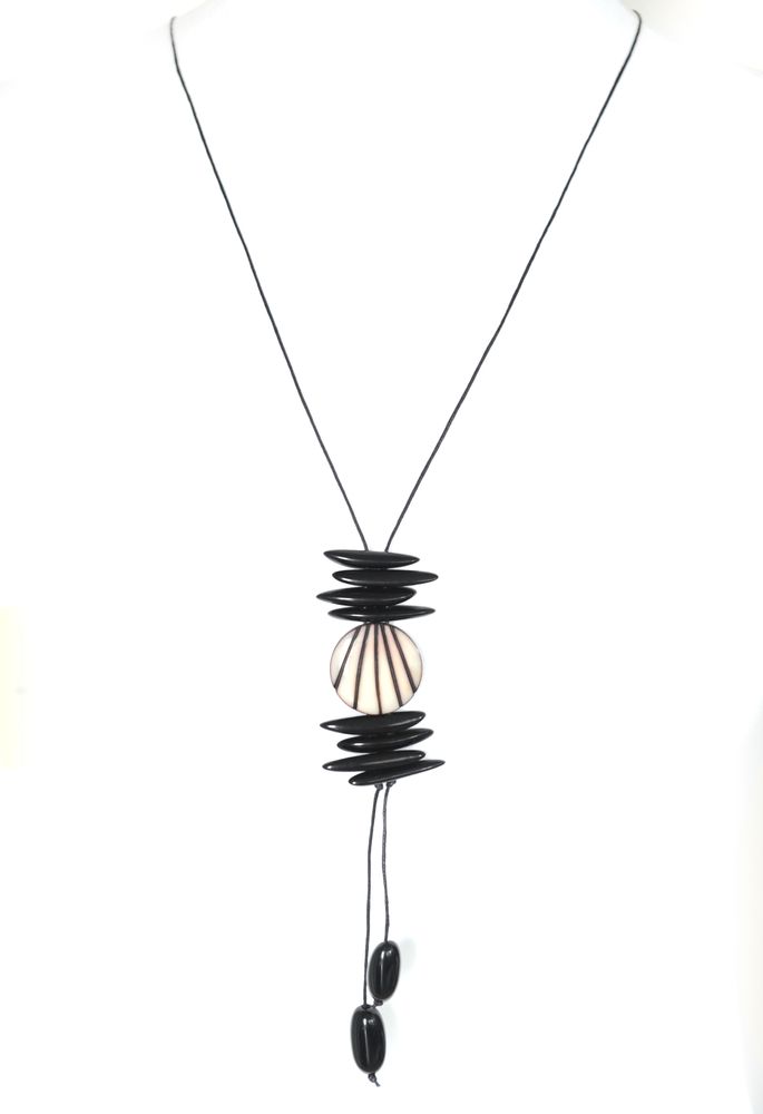 Jewelry - Atakames Pendant - TAGUA AND CO