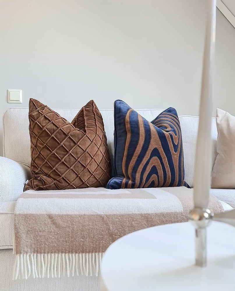 Fabric cushions - Velvet Cushions - Mita - CHHATWAL & JONSSON