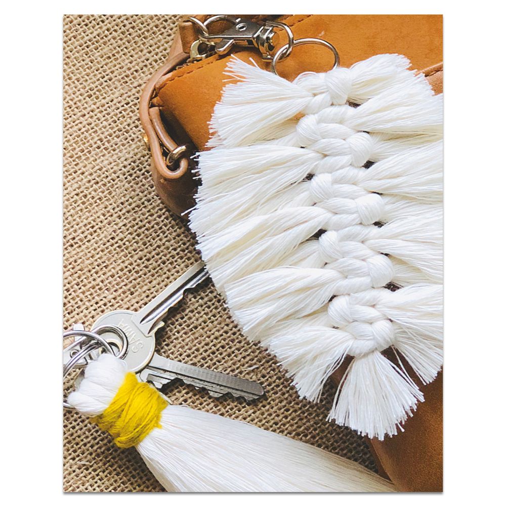 Gifts - DIY Keyring Kit - Feather & Pompom - FRENCH KITS