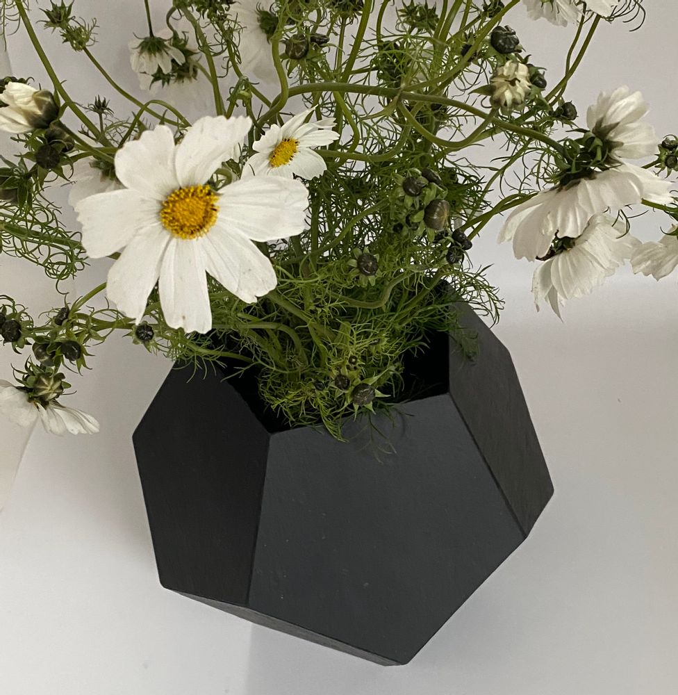 Outdoor decorative accessories - Penta slate vase - LE TRÈFLE BLEU
