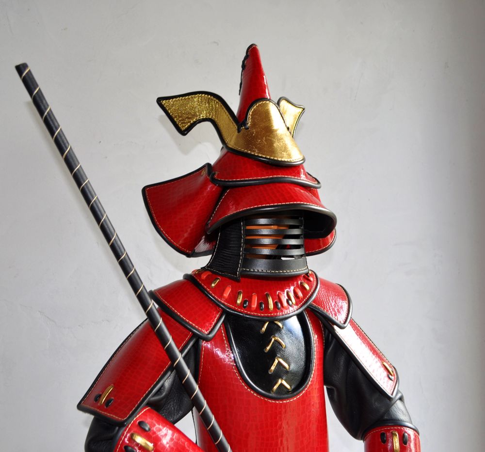 Sculptures, statuettes and miniatures - Large Samurai Leather Sculpture - ANNIE DELEMARLE SCULPTURE CUIR