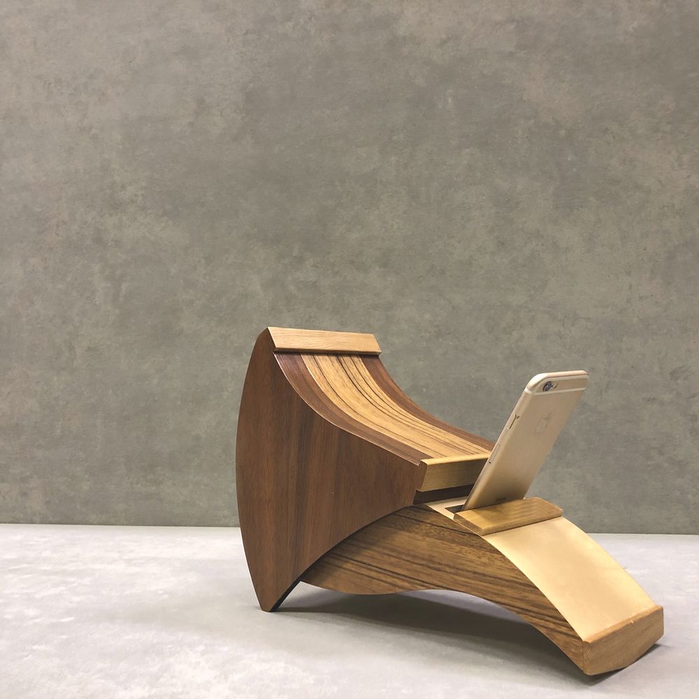 Speakers and radios - wooden horn TALL Speaker - CLAPPIN JAM
