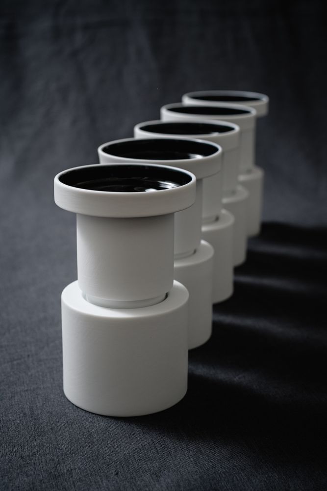 Tasses et mugs - Tasses colonnade noires & blanches - L'ATELIER DES CREATEURS