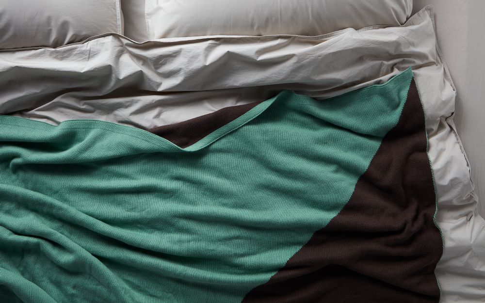 Throw blankets - KNITTED BLANKET - SUITE702