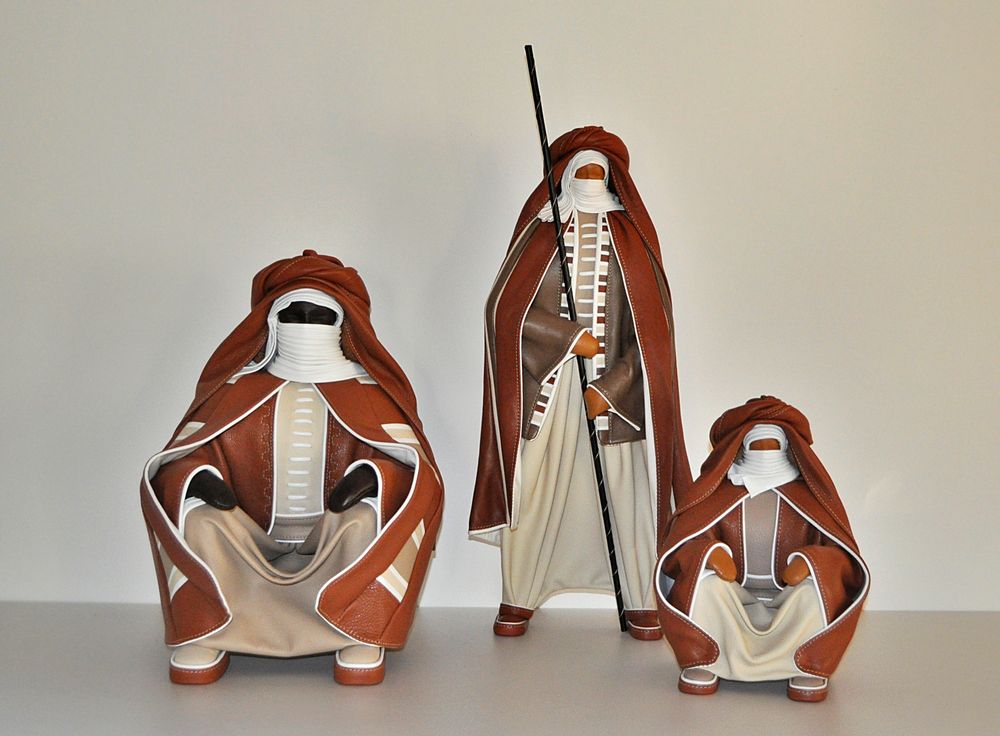 Sculptures, statuettes and miniatures - Leather Sculpture, Sitting Tuareg - ANNIE DELEMARLE SCULPTURE CUIR