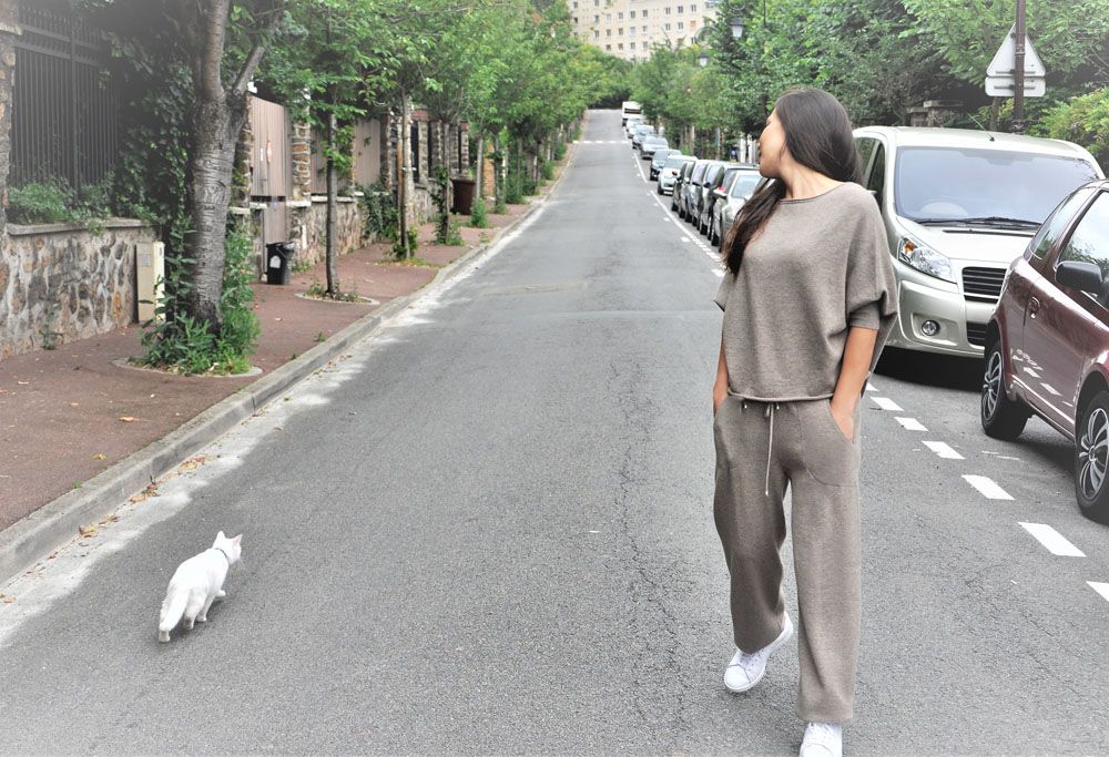Apparel - Women's jogging from travel wear collection in cashmere, Mongolia - AZZA DESIGN STUDIO ORGANIC CASHMERE MONGOLIE