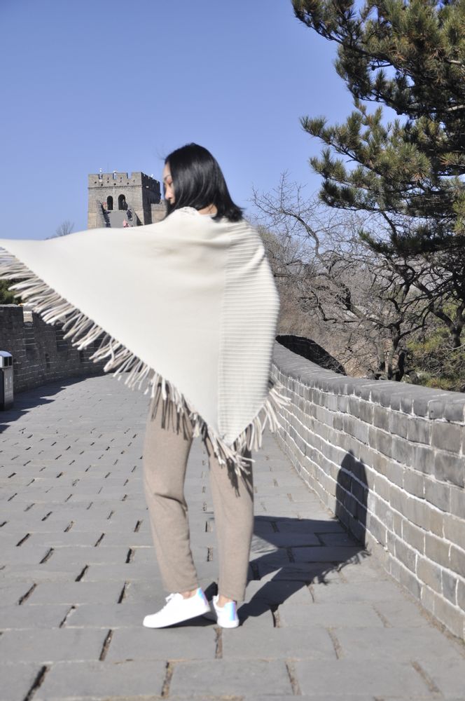 Foulards et écharpes - Châle avec franges colorés en cachemire de Mongolie - AZZA DESIGN STUDIO ORGANIC CASHMERE MONGOLIE