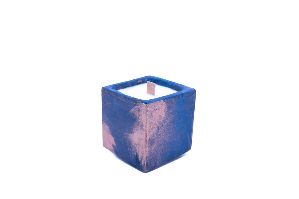 Objets de décoration - Bougie l Bougeoir en béton l Cire de soja 100% végétale et fragrances de Grasse - JUNNY