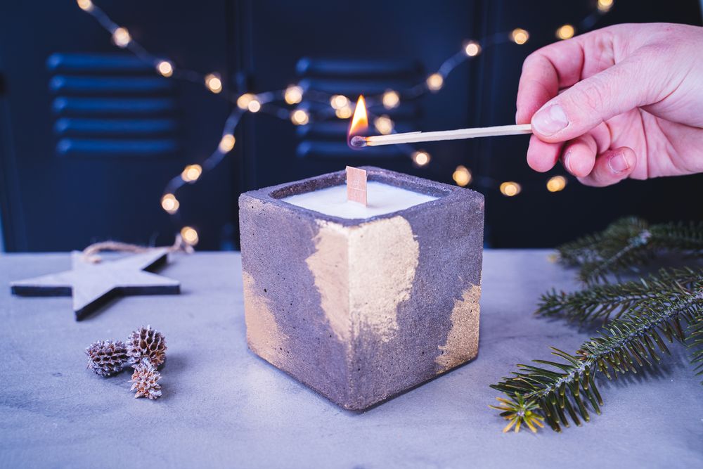 Objets de décoration - Bougie l Bougeoir en béton l Cire de soja 100% végétale et fragrances de Grasse - JUNNY
