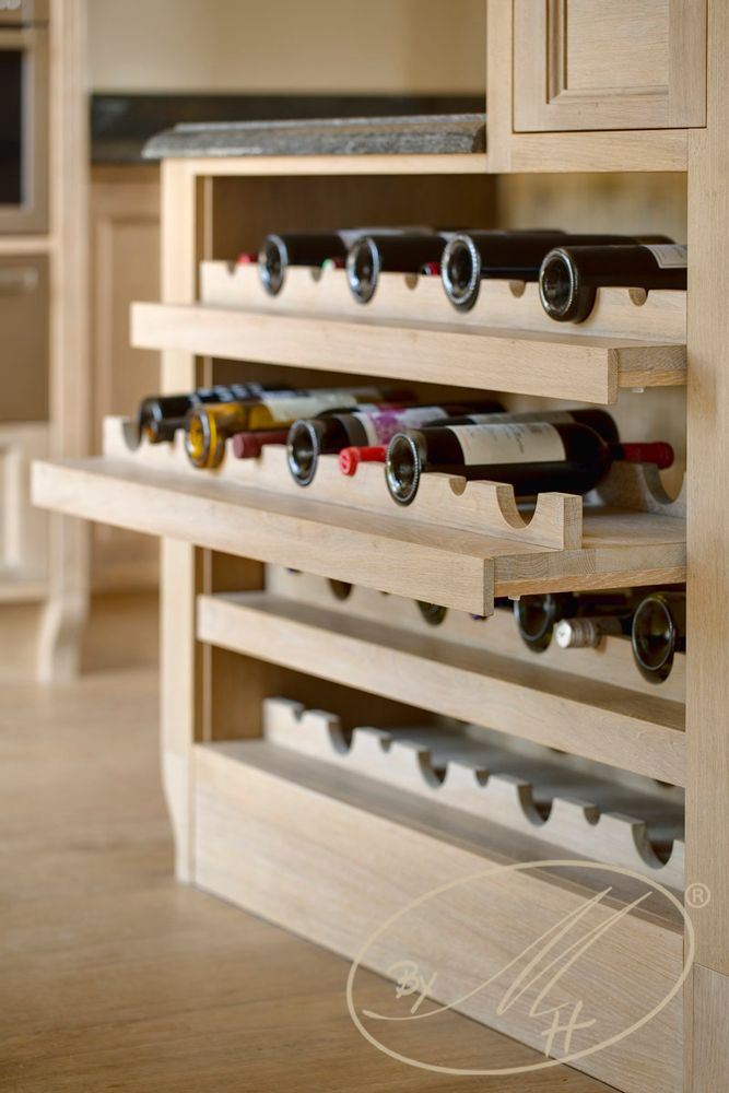 Meubles de cuisines - Cuisine - classique avec îlot et rangement à vin - BY MH - MARTIN HAUSNER, GASTRO INTERIEUR