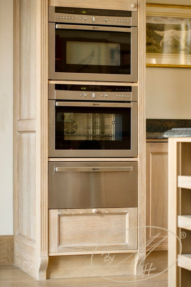 Meubles de cuisines - Cuisine - classique avec îlot et rangement à vin - BY MH - MARTIN HAUSNER, GASTRO INTERIEUR