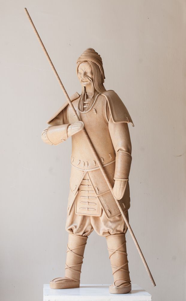 Sculptures, statuettes and miniatures - Large Samurai Leather Sculpture - ANNIE DELEMARLE SCULPTURE CUIR