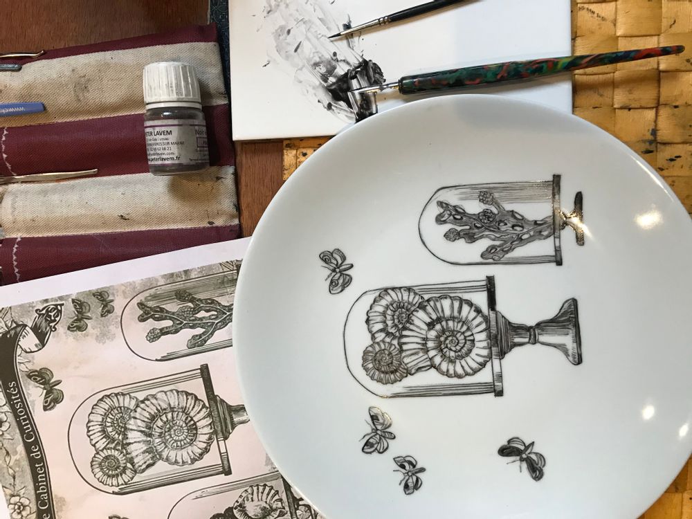 Other wall decoration - Wall installation of illustrated plates CURIOSITE - VERONIQUE JOLY-CORBIN