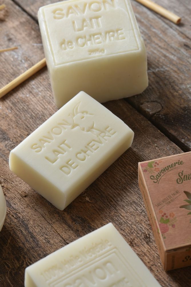 Soaps - vegetable soap with goat's milk - MAÎTRE SAVONITTO