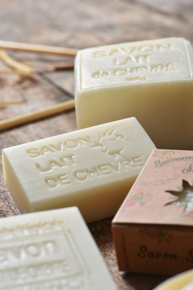 Soaps - vegetable soap with goat's milk - MAÎTRE SAVONITTO