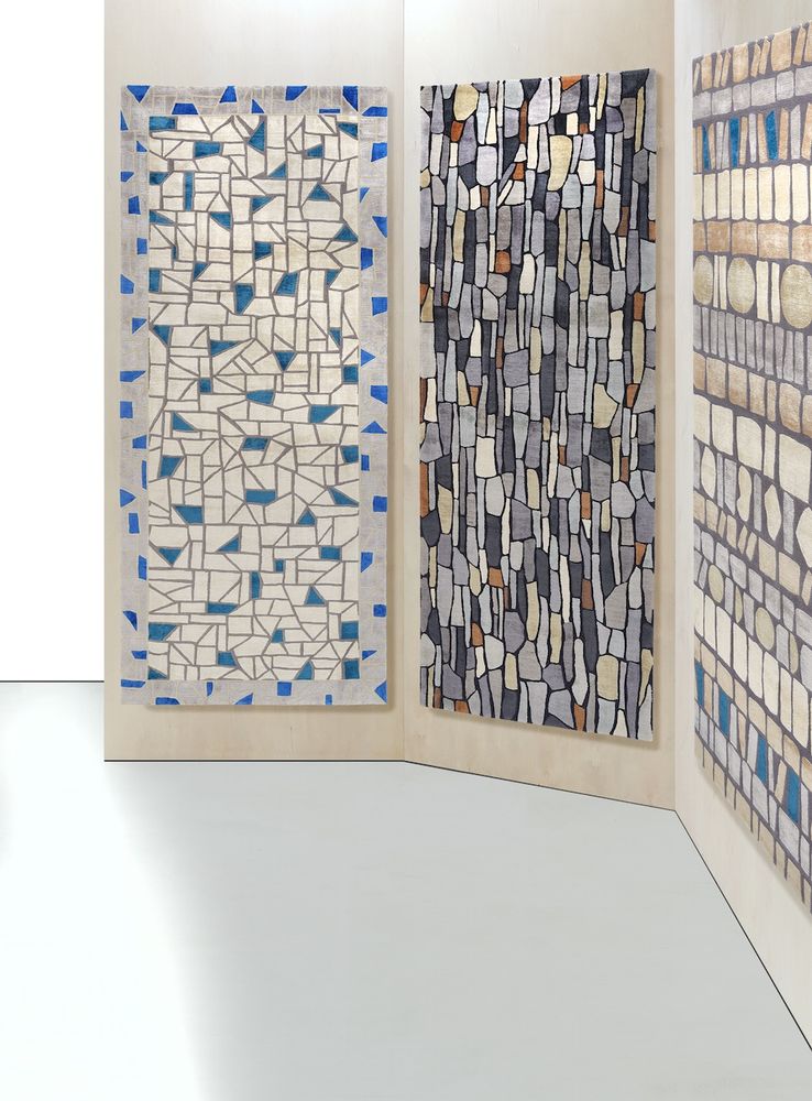 Autres décorations murales - Blue Stone à suspendre en laine et soie nouées à la main - DEIRDRE DYSON
