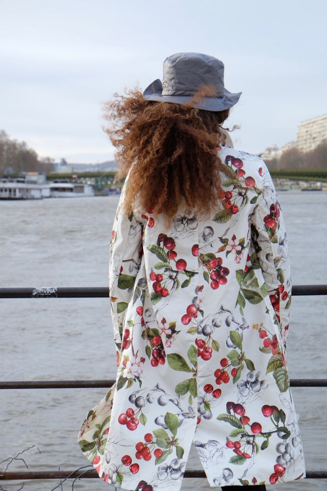 Chapeaux - Petalstream cerise & fraise imprimé imperméable. - PETALSTREAM