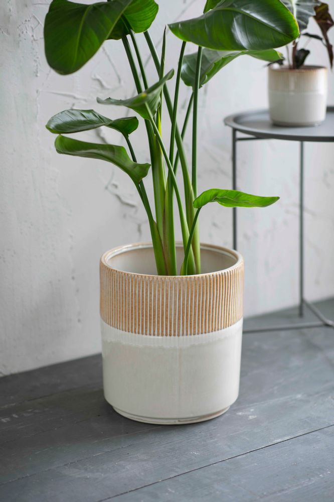 Vases - Hillesley Pot - GARDEN TRADING