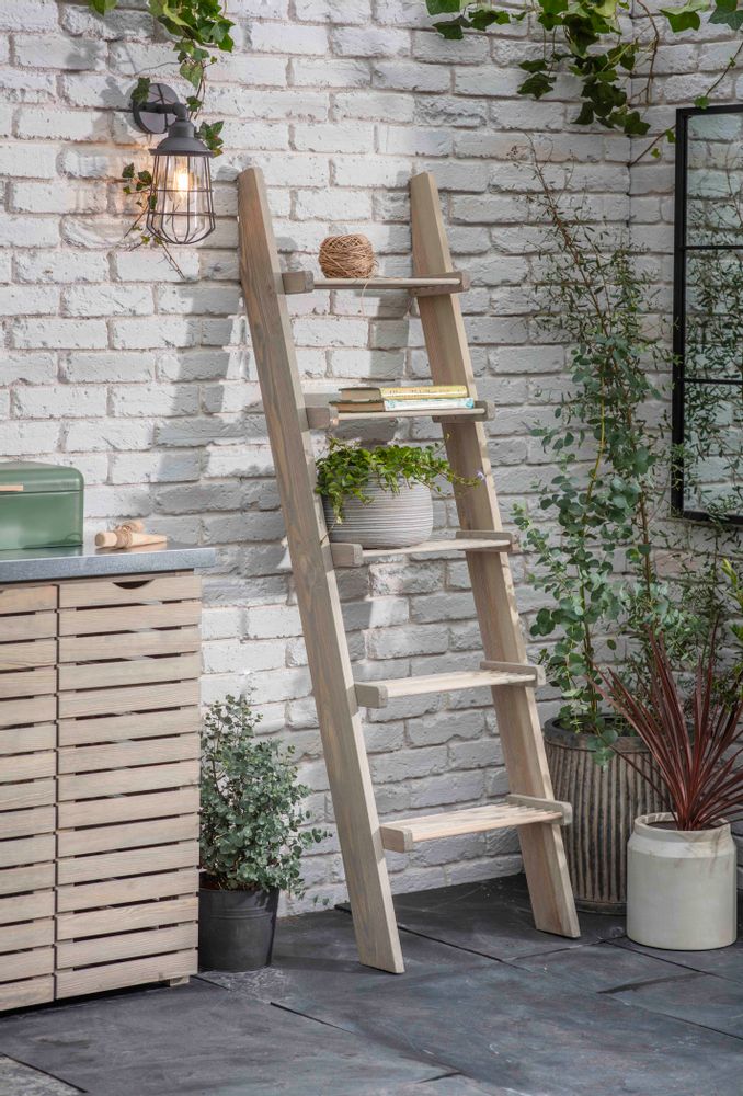 Bookshelves - Aldsworth Slatted Shelf Ladder - GARDEN TRADING