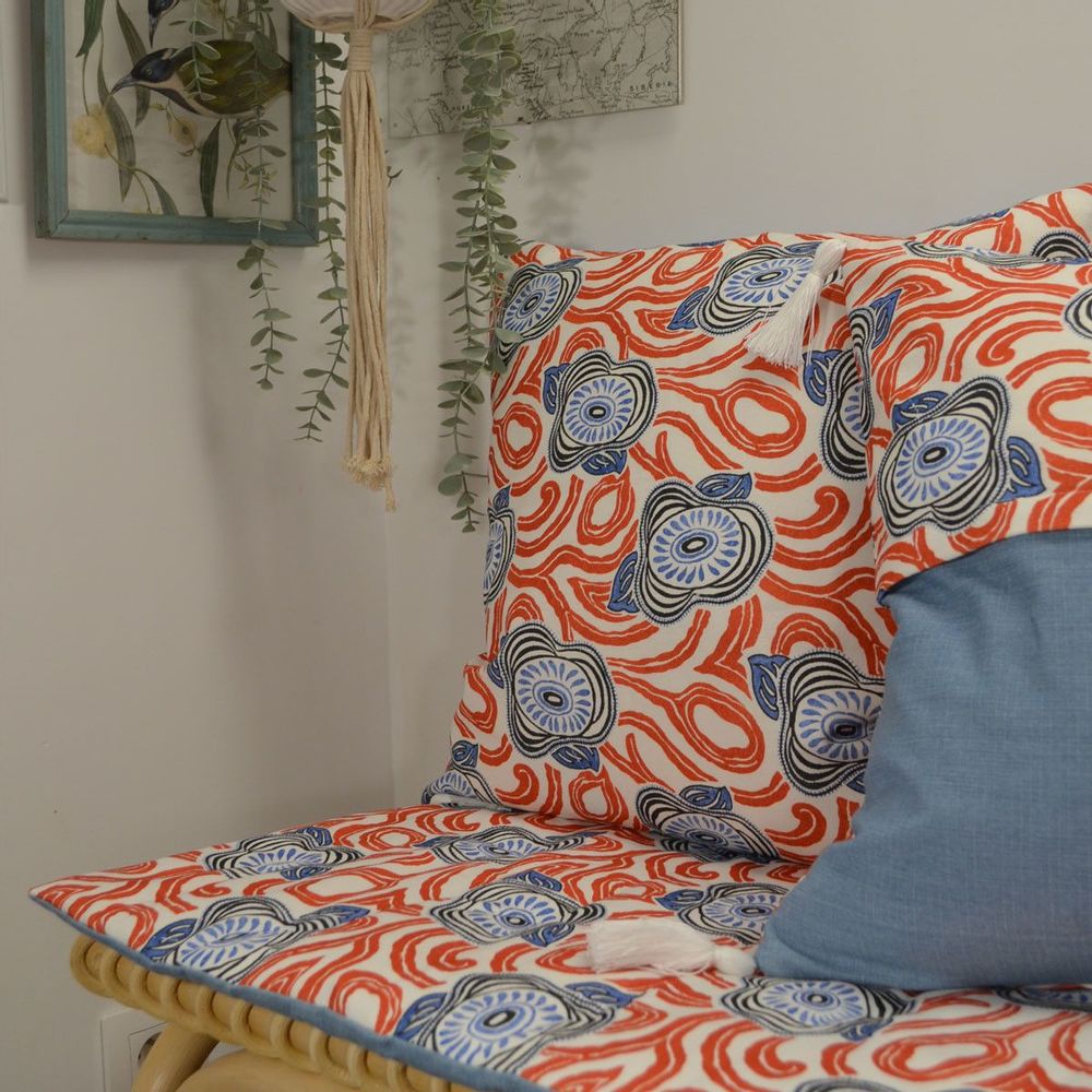 Coussins textile - Housse de coussin à pompons - L'ATELIER DES CREATEURS