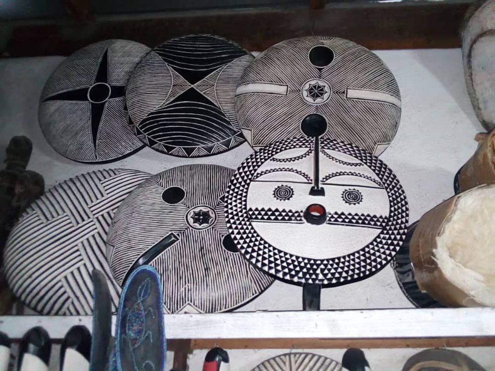 Decorative objects - African wooden shield or zulu shield or wooden shield - HOME DECOR FR