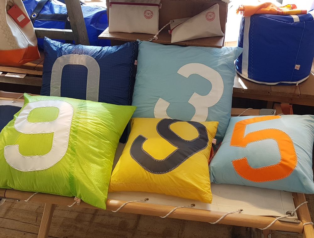 Outdoor decorative accessories - Indoor or outdoor cushion - LES TOILES DU LARGE