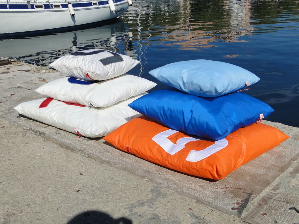 Outdoor decorative accessories - Indoor or outdoor cushion - LES TOILES DU LARGE