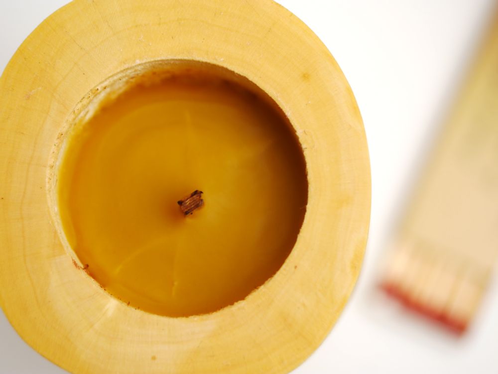 Gifts - SILKY M | Interior candle made of wood, beeswax and natural oils - WOOD MOOD