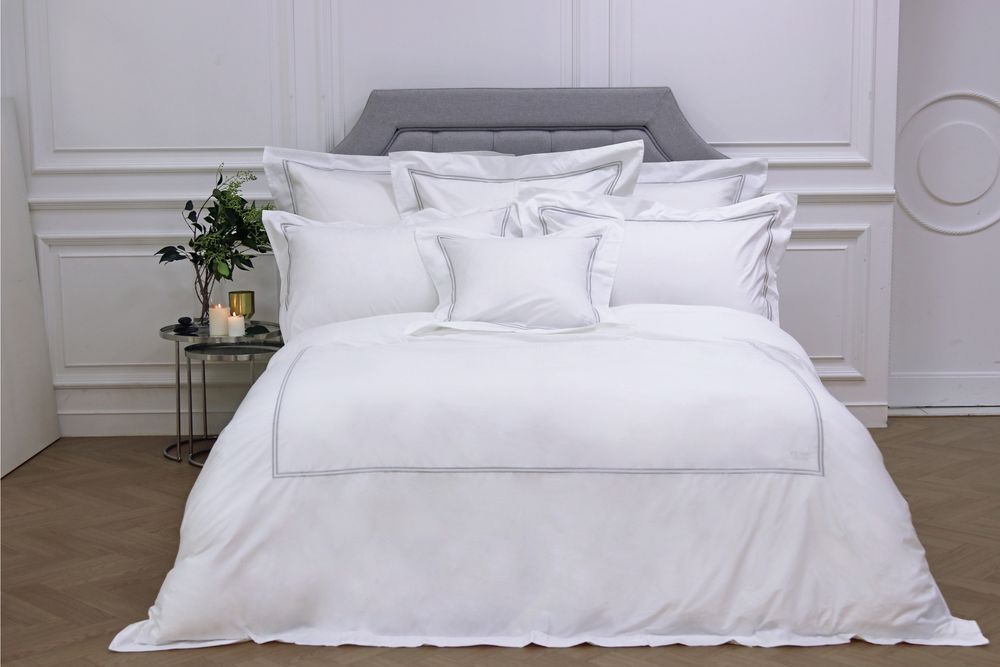 Literie pour hôtels - Couette en duvet d'oie d'Europe - Queen - 350 g - CROWN GOOSE