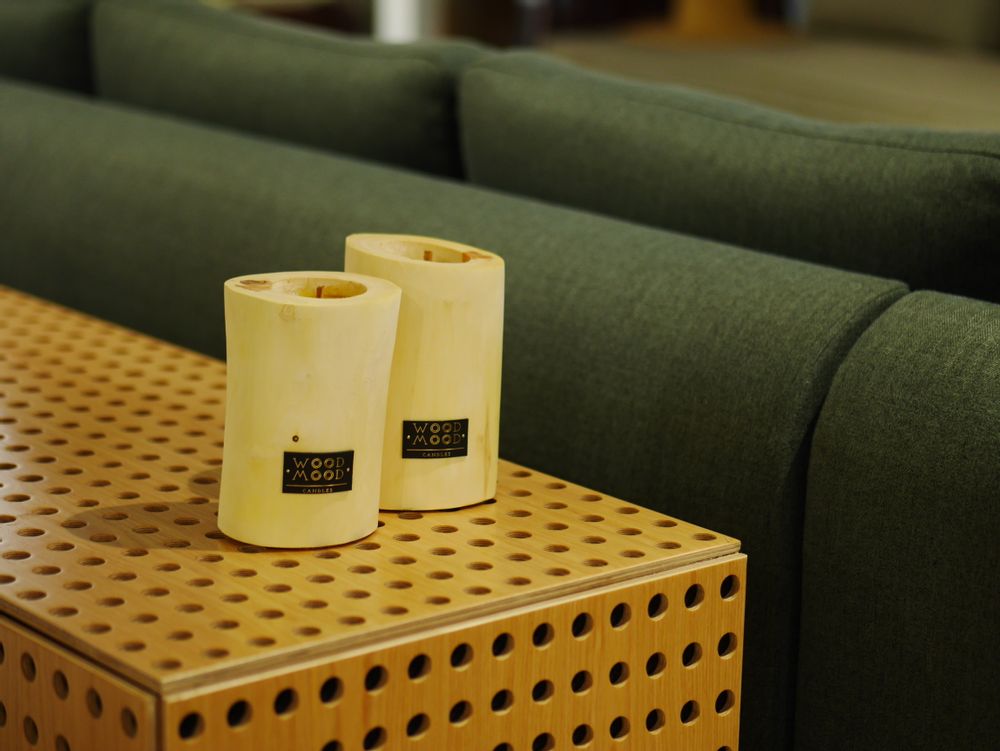 Gifts - SILKY M | Interior candle made of wood, beeswax and natural oils - WOOD MOOD
