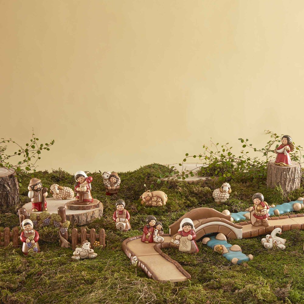 Nativity scenes and santons - Woman knitting Classic crib - THUN - LENET GROUP