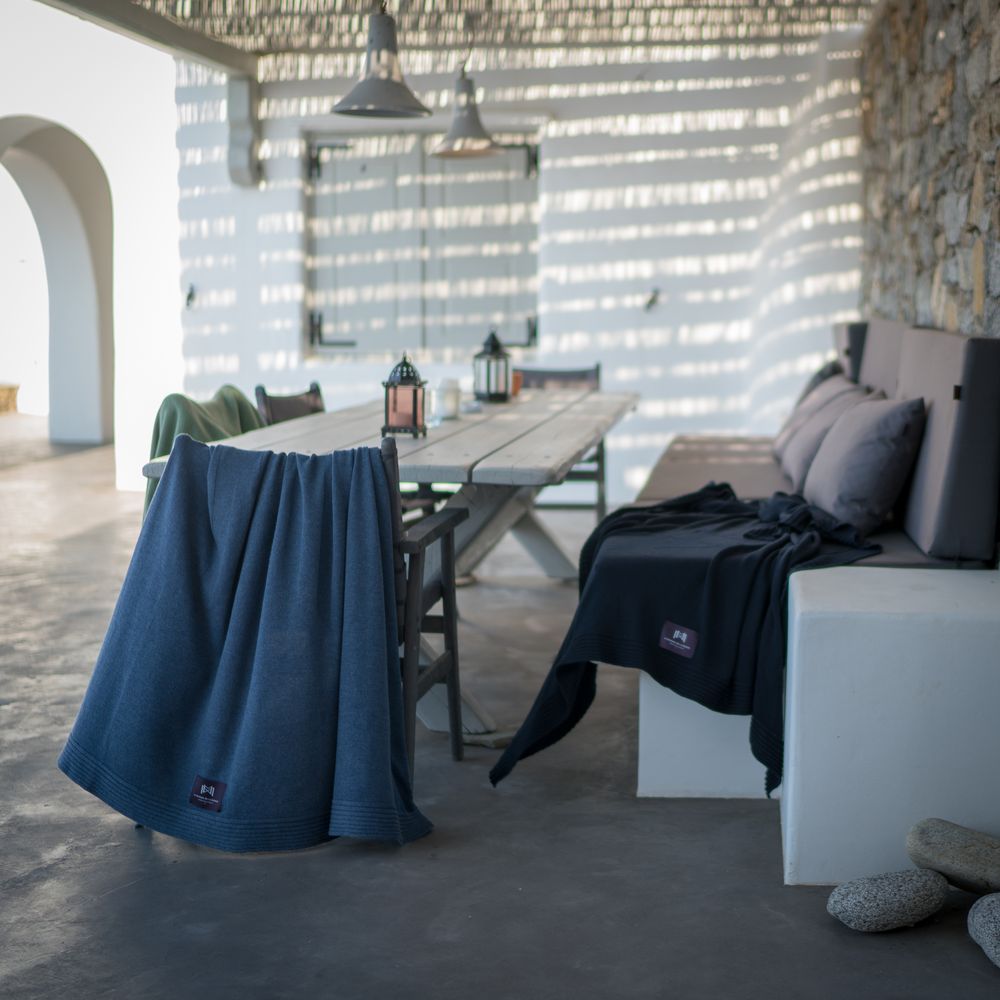 Accessoires de voyage - Plaid Laine Mérinos Extrafin Marine - LA MAISON DE LA MAILLE