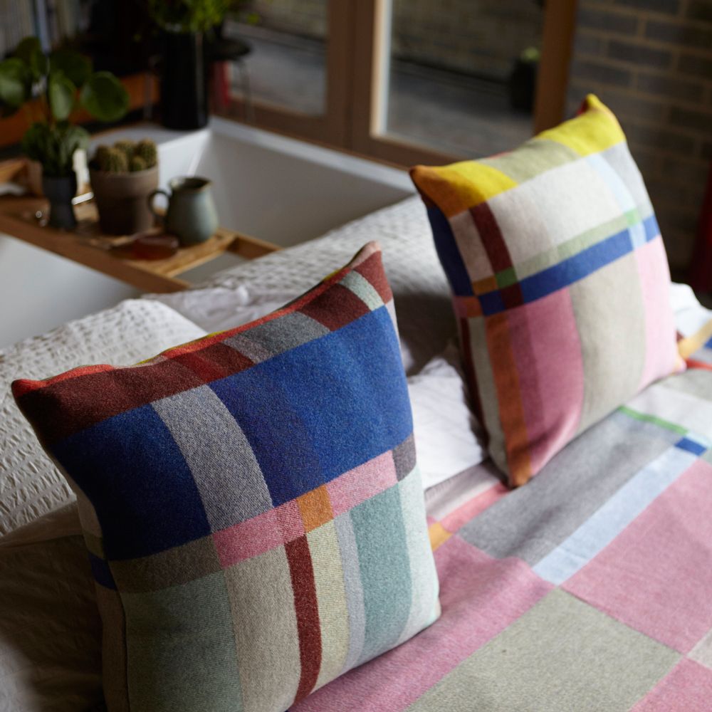 Fabric cushions - Block Cushion Lloyd - WALLACE SEWELL