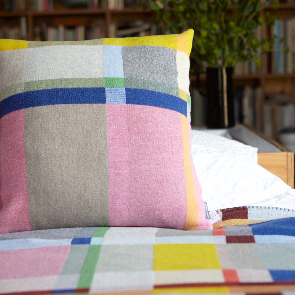 Fabric cushions - Block Cushion Lloyd - WALLACE SEWELL