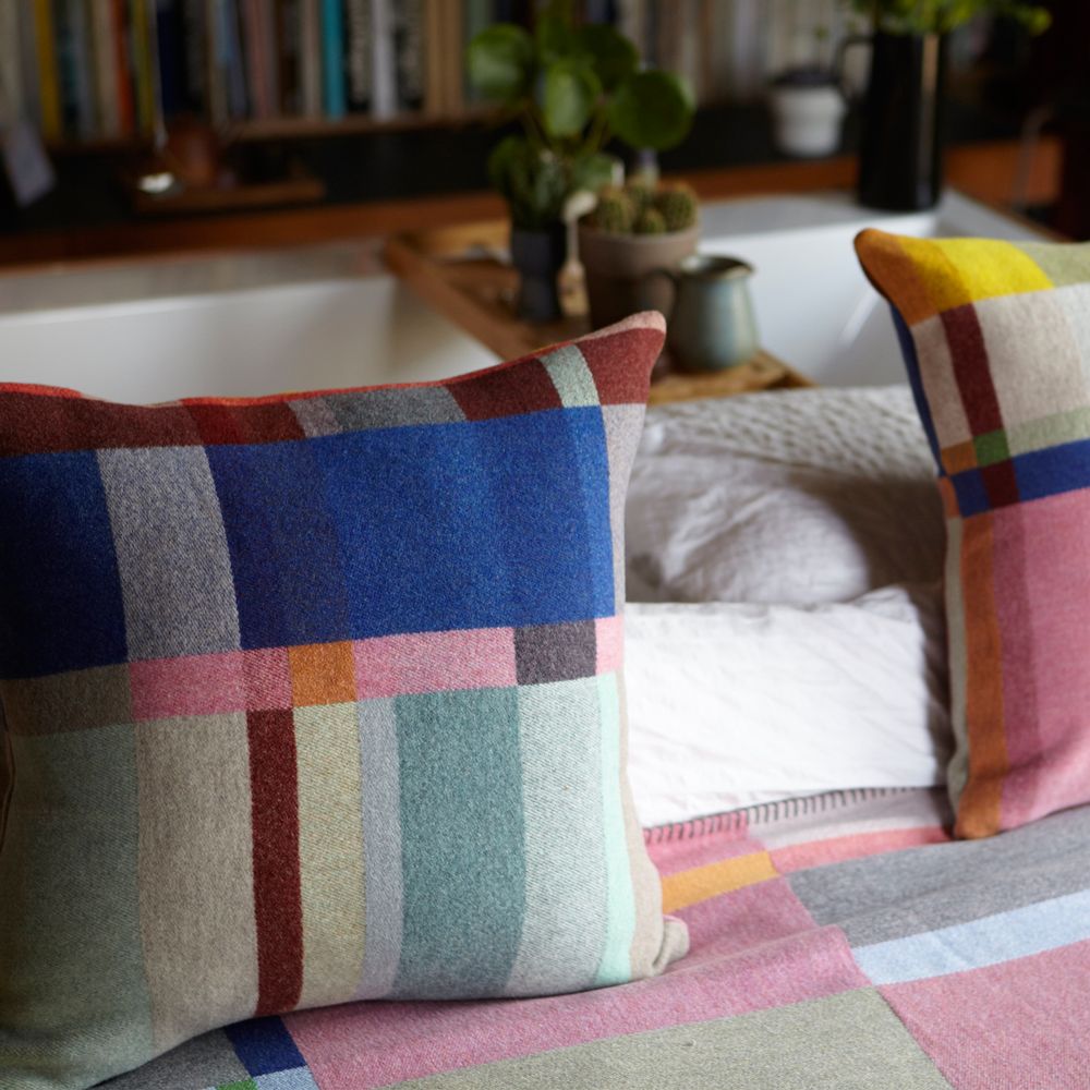 Fabric cushions - Block Cushion Lloyd - WALLACE SEWELL