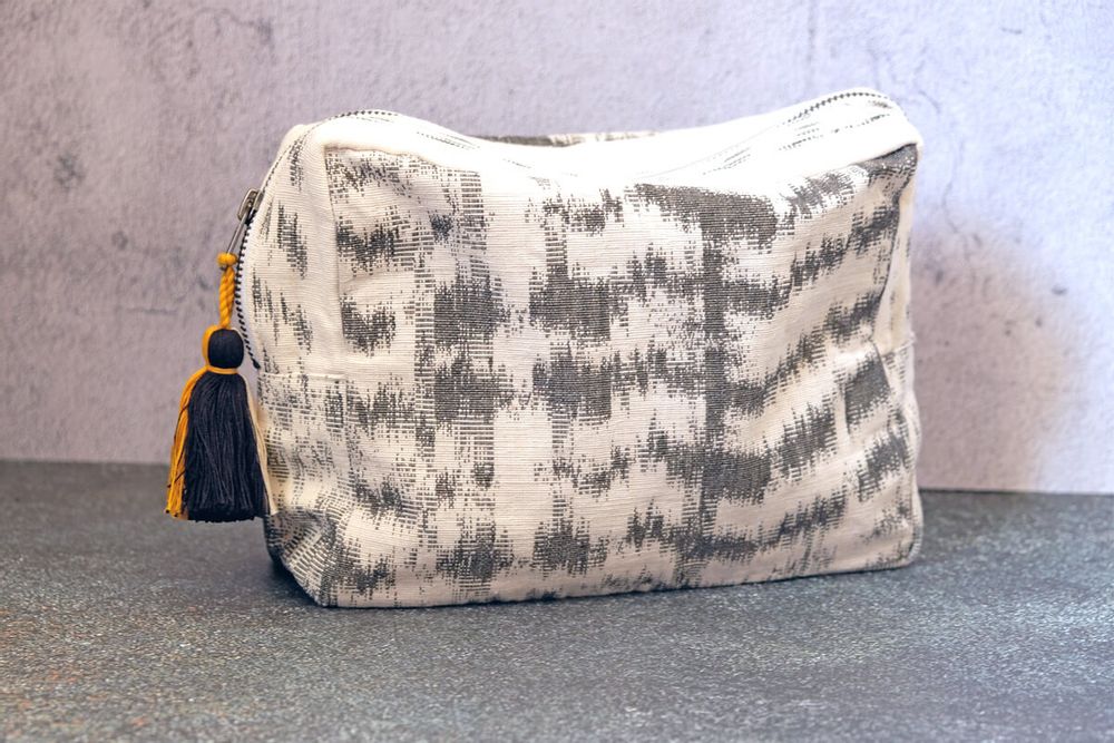 Cadeaux - OCÉAN - Grande Pochette Vanity en ikat - CONSTELLE HOME