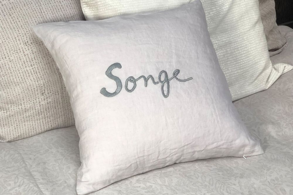 Coussins textile - SONGE - Housse en lin brodé main  - CONSTELLE HOME