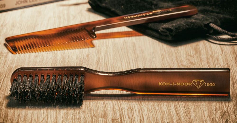 Cadeaux - Brosse à raser blaireau et accessoires Jaspe'. Perfection masculine - KOH-I-NOOR ITALY BEAUTY