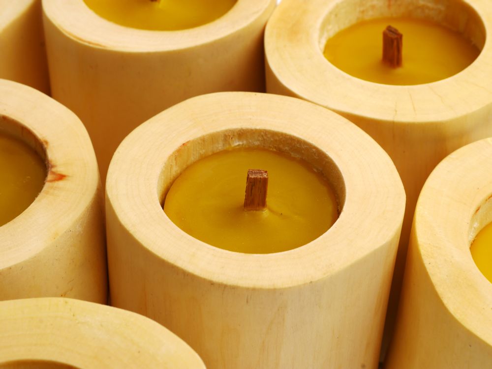 Cadeaux - SILKY S | Bougie intérieure en bois, cire d'abeille et huiles naturelles | Format cadeau parfait - WOOD MOOD