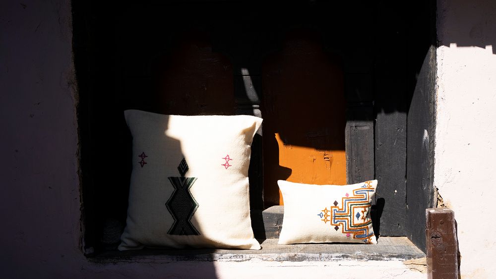 Fabric cushions - Cushion GACHU - BHUTAN TEXTILES