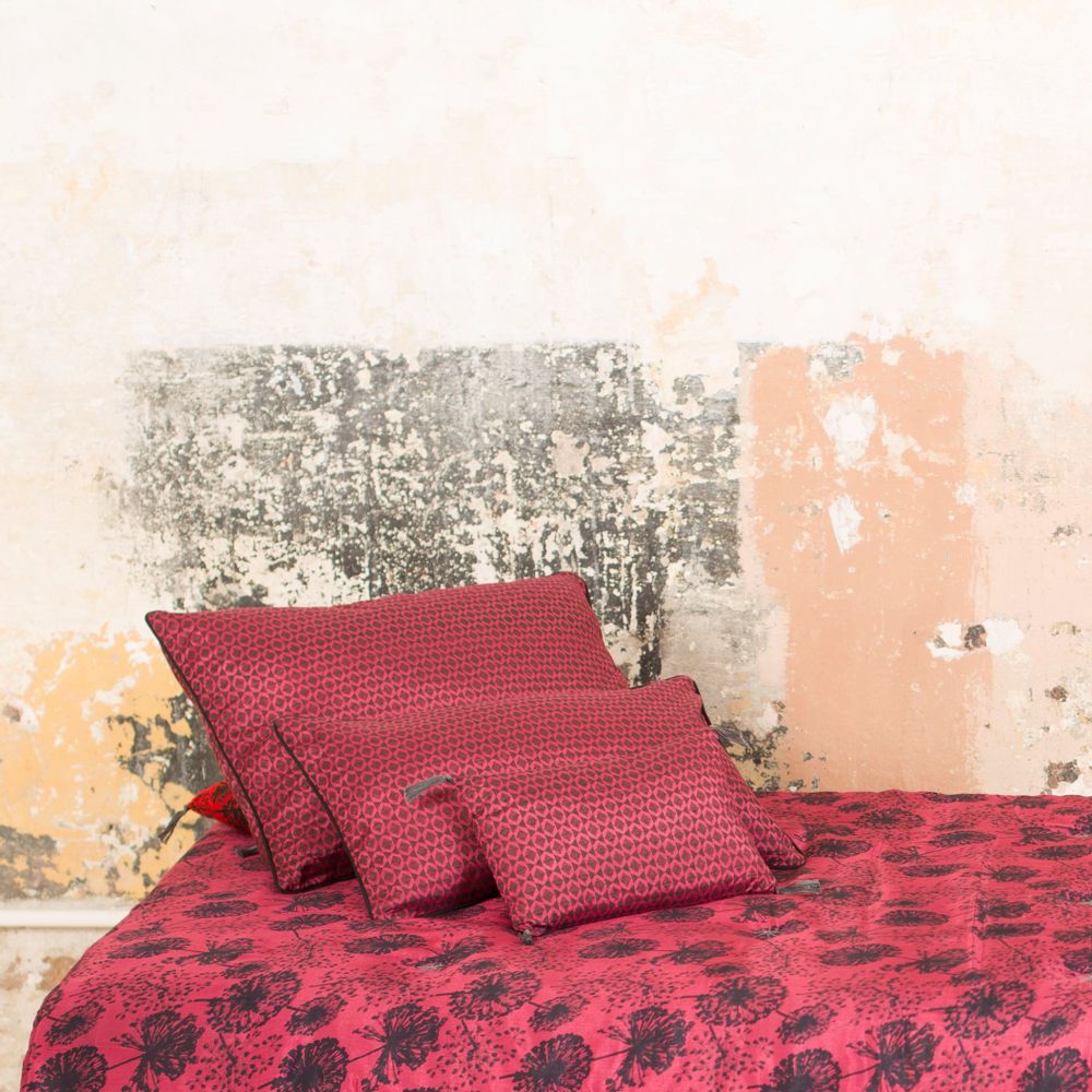 Fabric cushions - TRIBAL CUSHION - ROSHANARA PARIS