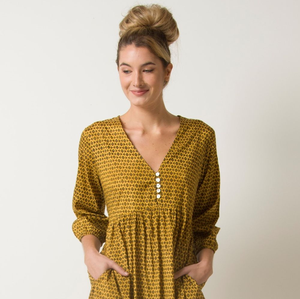 Apparel - VALENCIA - A long fuide dress... feminine & contemporary - ROSHANARA PARIS