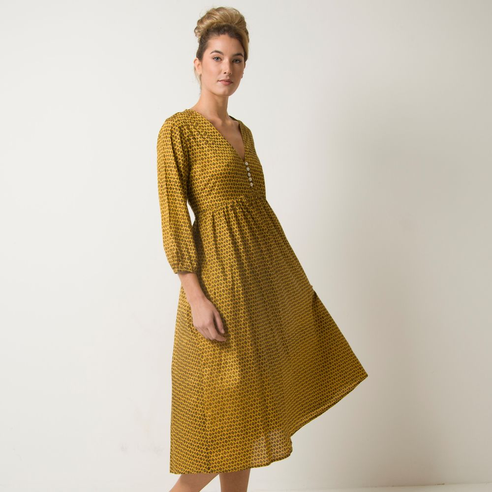 Apparel - VALENCIA - A long fuide dress... feminine & contemporary - ROSHANARA PARIS
