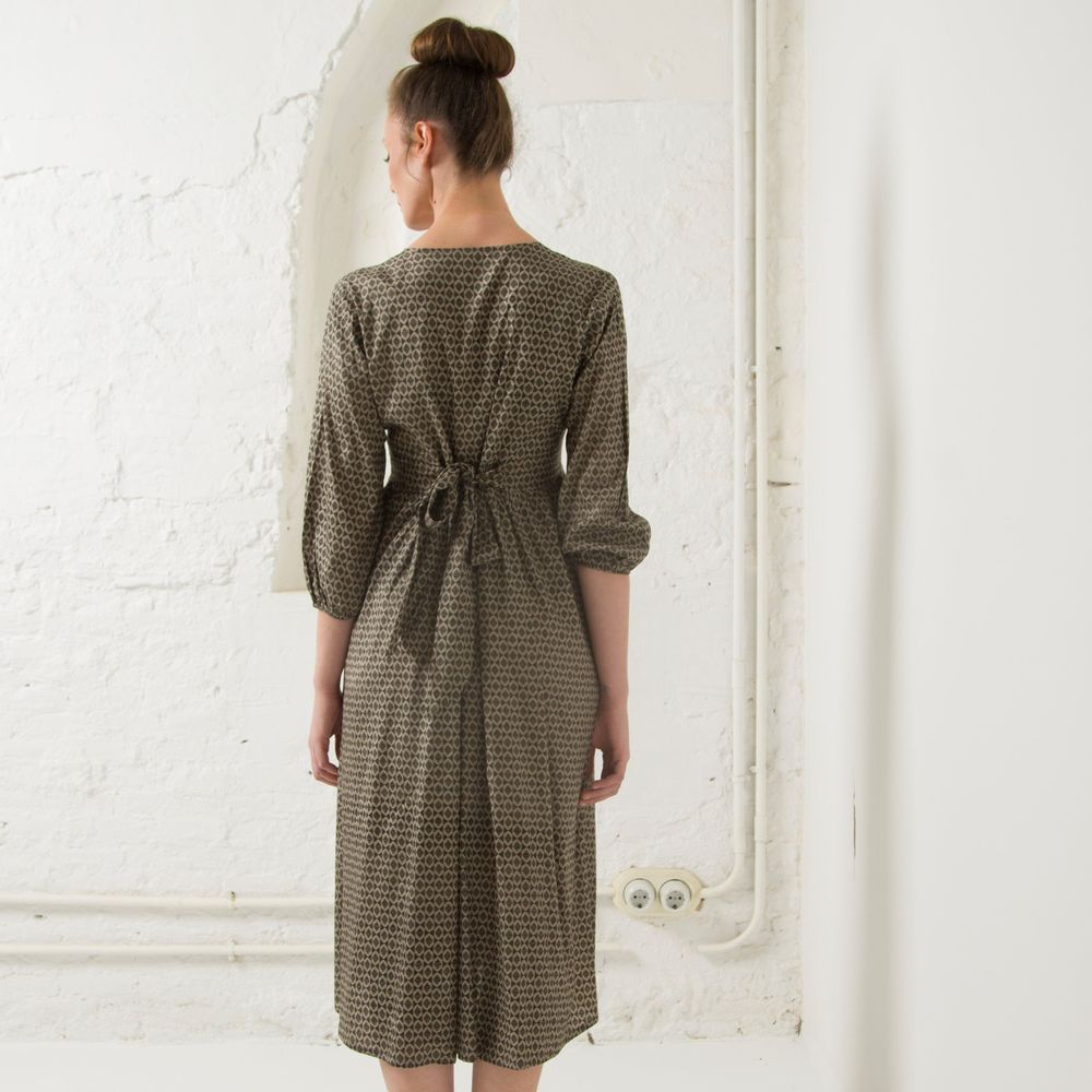 Apparel - VALENCIA - A long fuide dress... feminine & contemporary - ROSHANARA PARIS