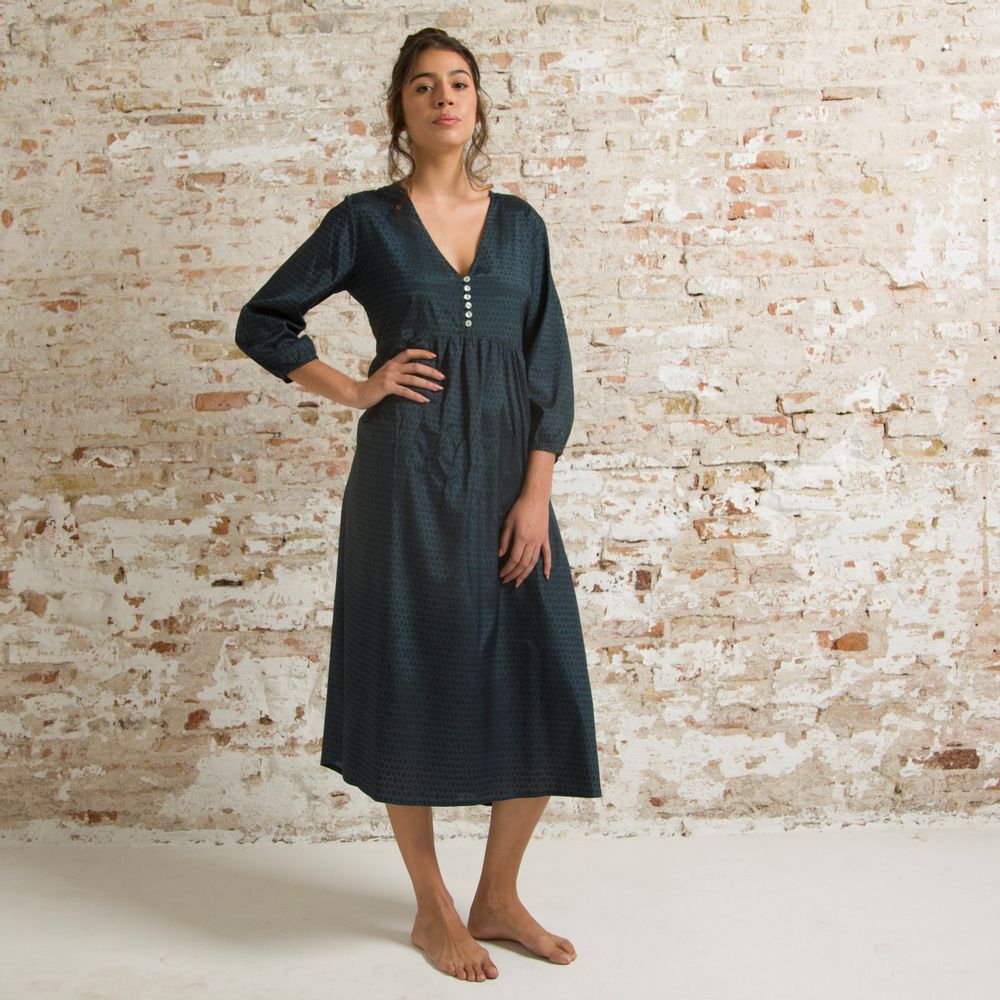 Apparel - VALENCIA - A long fuide dress... feminine & contemporary - ROSHANARA PARIS