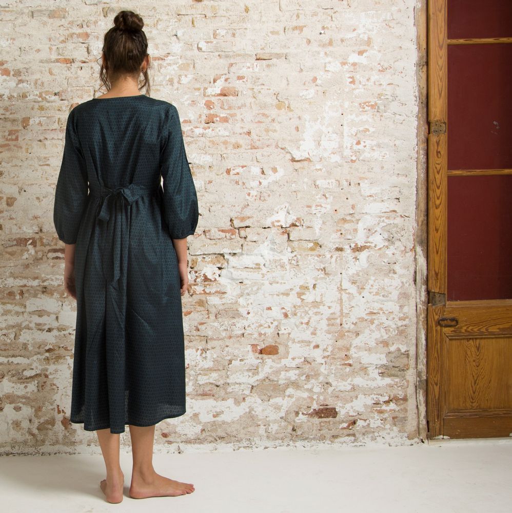 Apparel - VALENCIA - A long fuide dress... feminine & contemporary - ROSHANARA PARIS