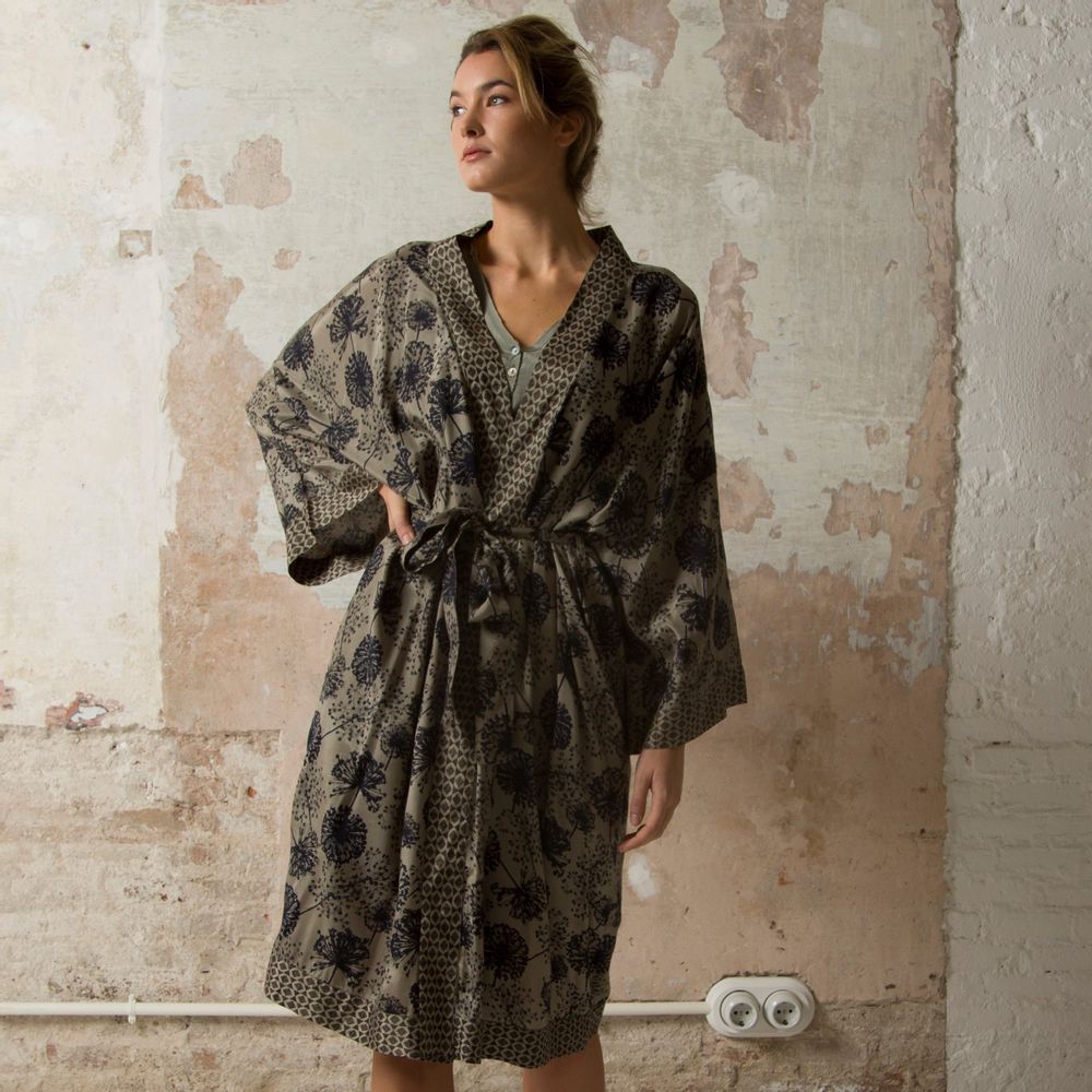 Homewear - COLETTE KIMONO - Ideal for a day at home in style ! - ROSHANARA PARIS