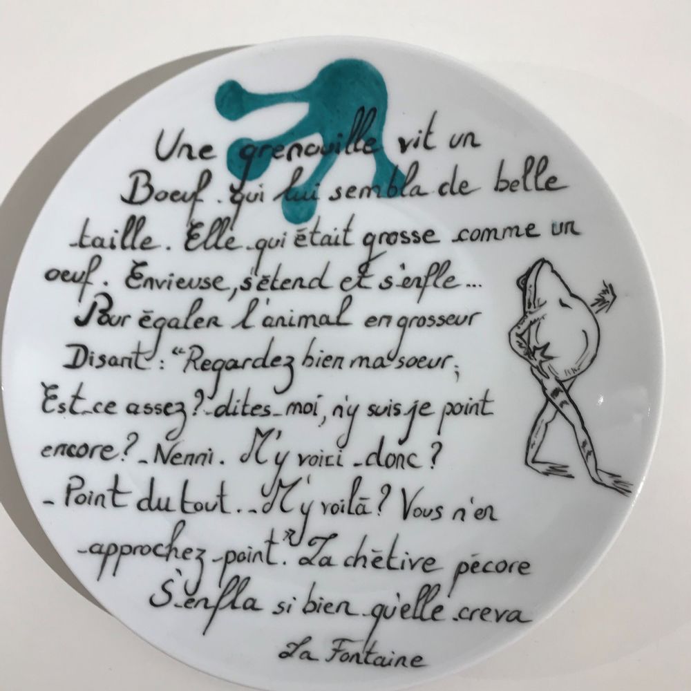 Unique pieces - Wall installation of illustrated plates FROG - VERONIQUE JOLY-CORBIN